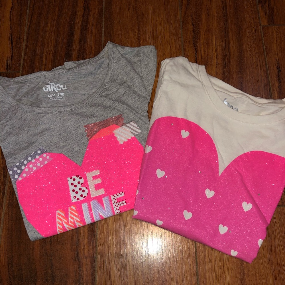 2 cute Valentine’s Day heart T-shirts size 7/8